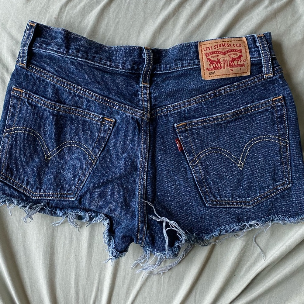 Levi’s 501 jean shorts W26